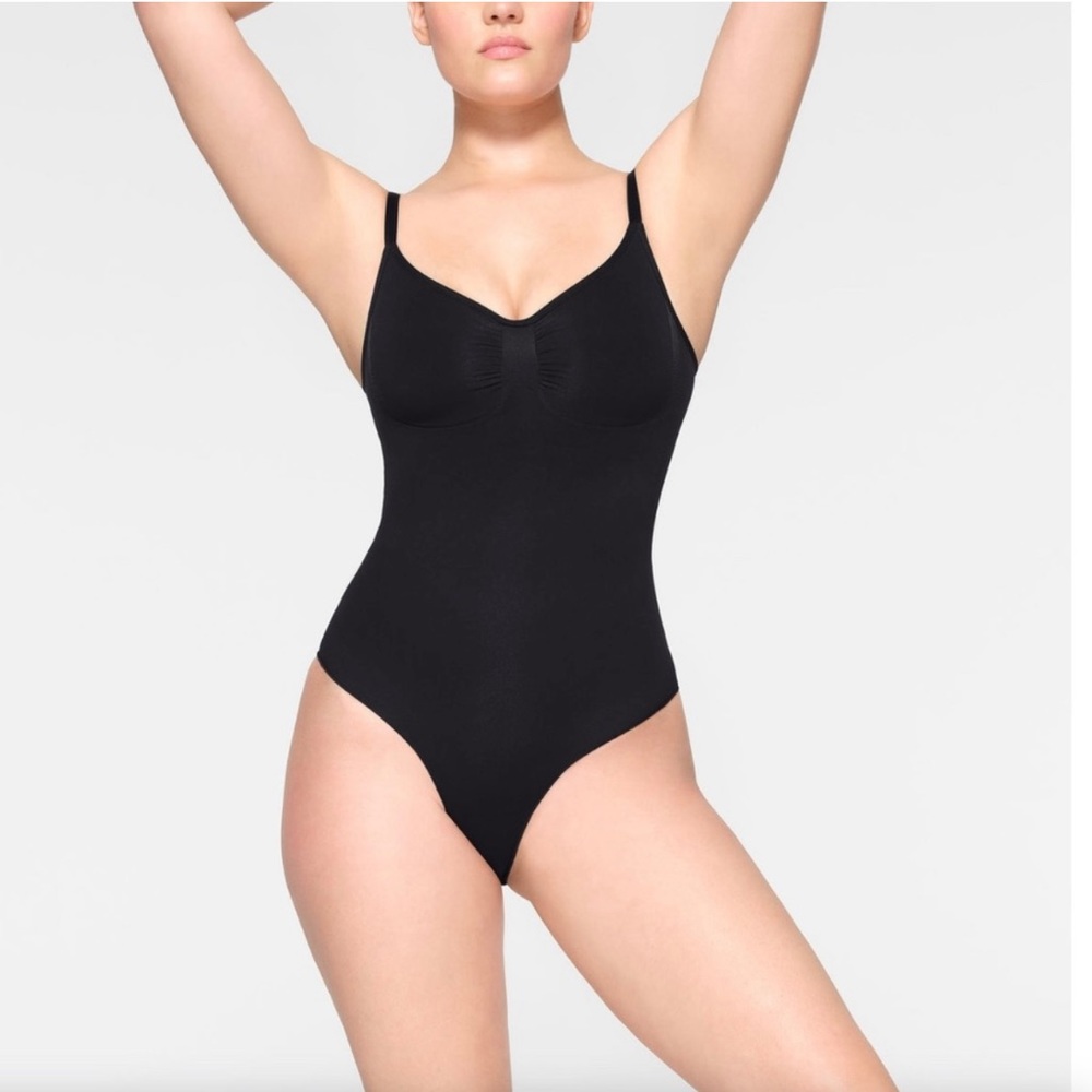 NWOT SKIMS BRIEF BODYSUIT (color:onyx)
